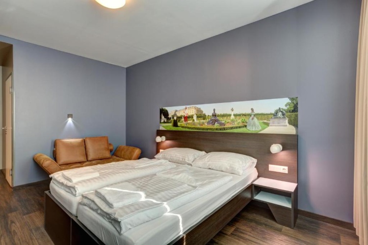 Standard Triple room