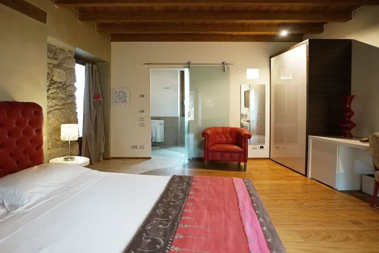 1711 Luxury Guest House