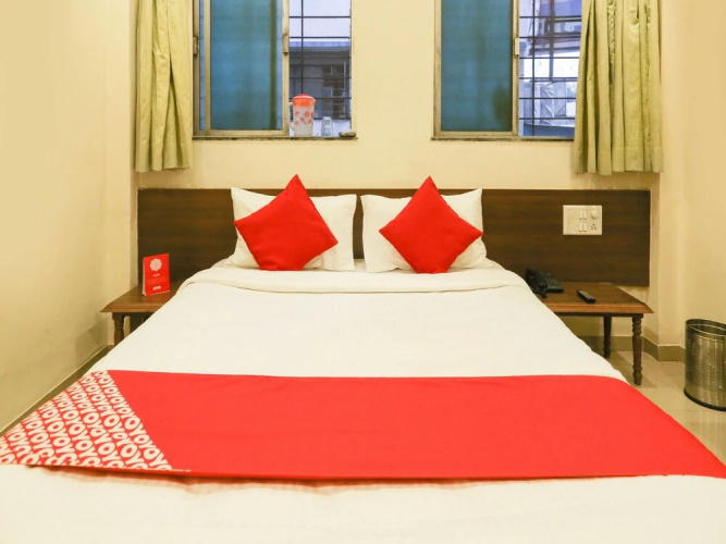 OYO 15090 Hotel Rajdeep