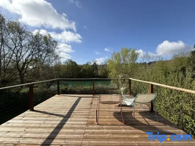 Romantic Nature Chalet – Peaceful Escape By The Marne River - Seine-et-Marne