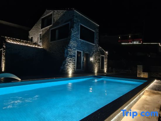 Luxury Wild Seven Villas