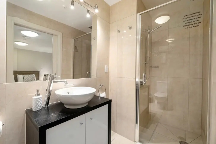 Lakefront Luxury 911 Studio