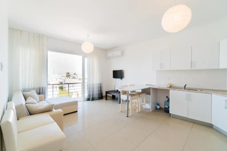 2 Bedrooms Apartment