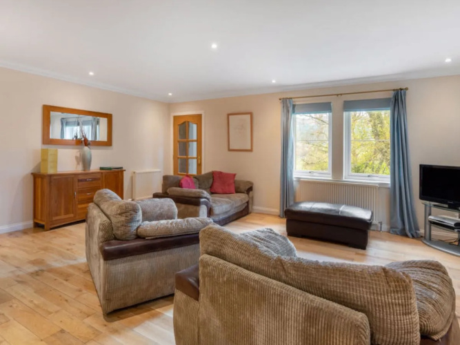 House Red Deer Drumnadrochit