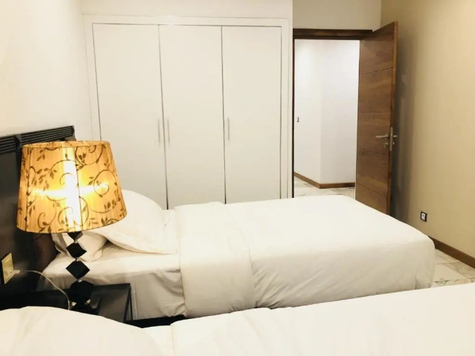 3 Bedrooms Apartment
