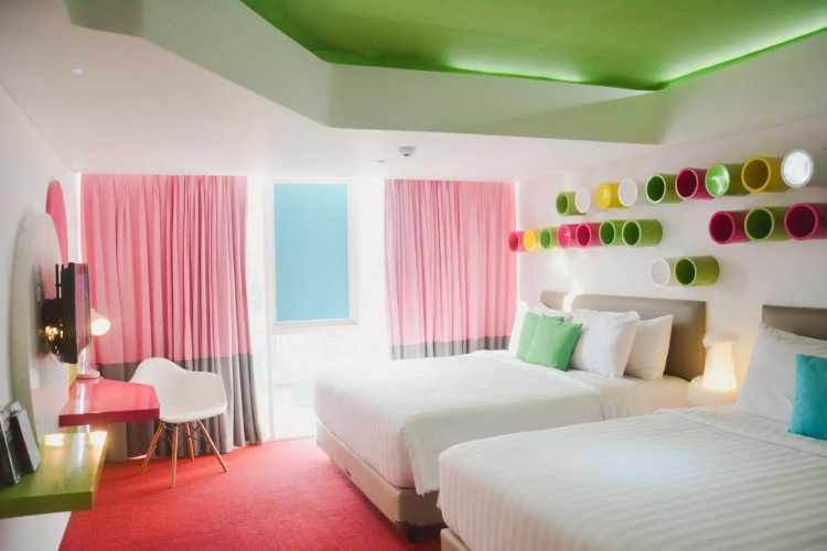 Berry Glee Thematic Hotel