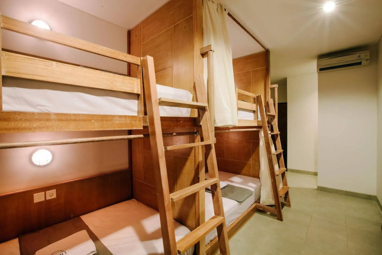 Lokal Bali Hostel