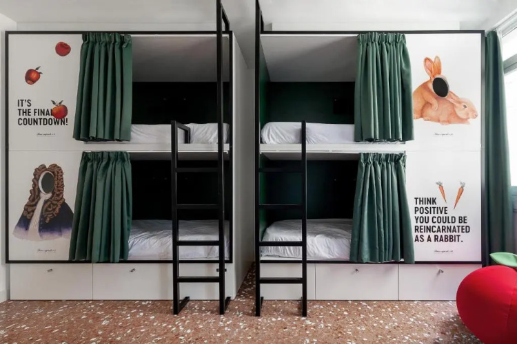 2060 The Newton Hostel & Market