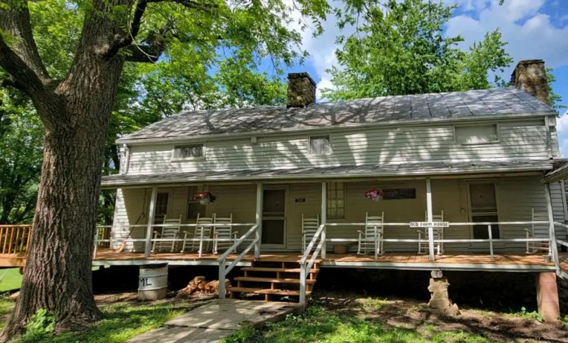 2 Bedrooms Chalet