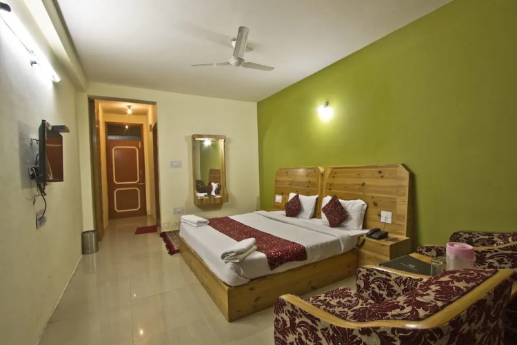 Himanshu Resorts