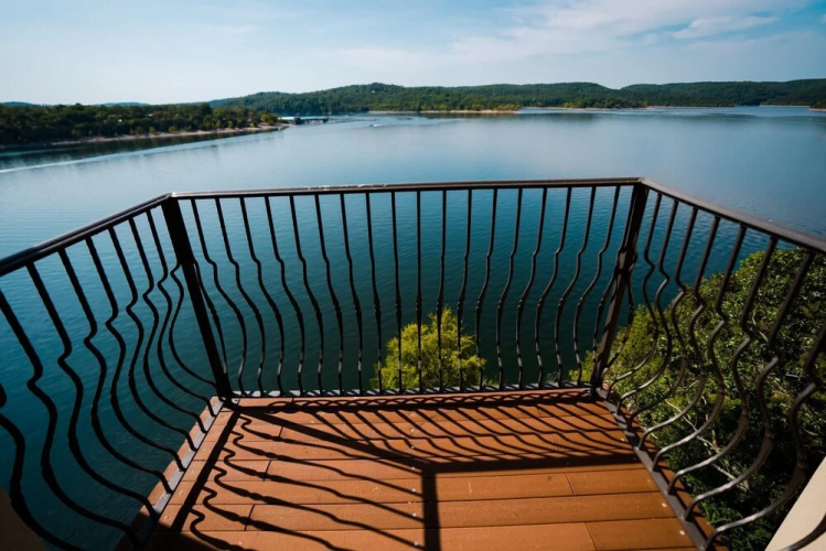 1 Bedroom Lake View Villa - Unit 308