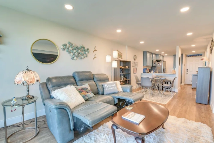 2 Bedrooms Apartment