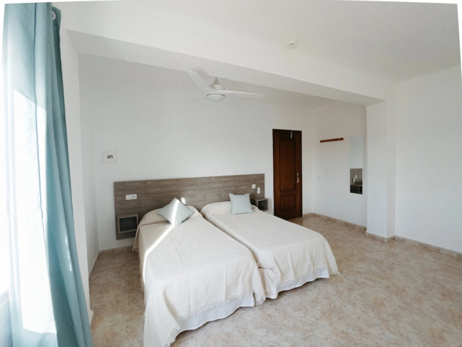 Hostal Cala Llombards