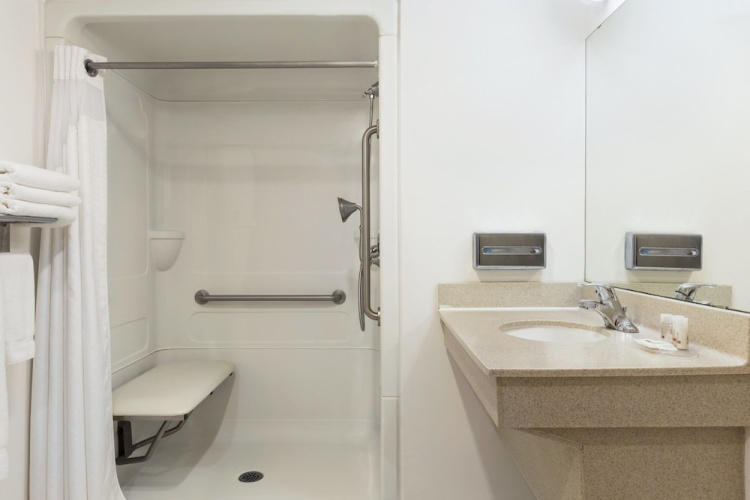 Holiday Inn Express Magnetic Hill
