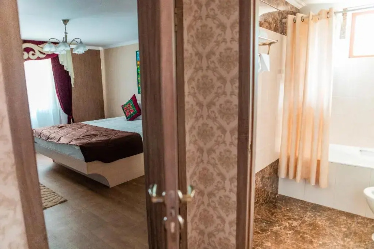 Golden Dragon Villa Hotel