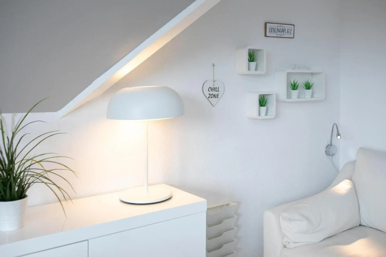 White Lounge