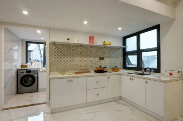 3 Bedrooms Apartment