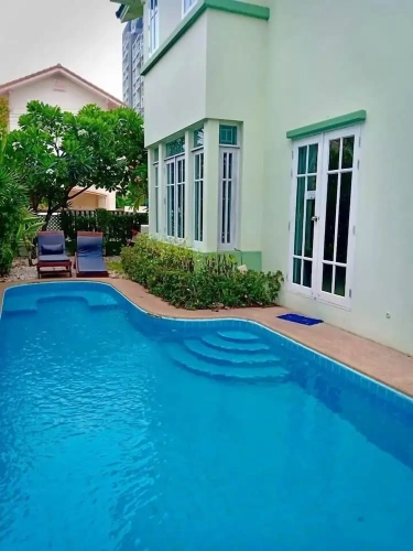 3 Bedrooms Villa with balcony