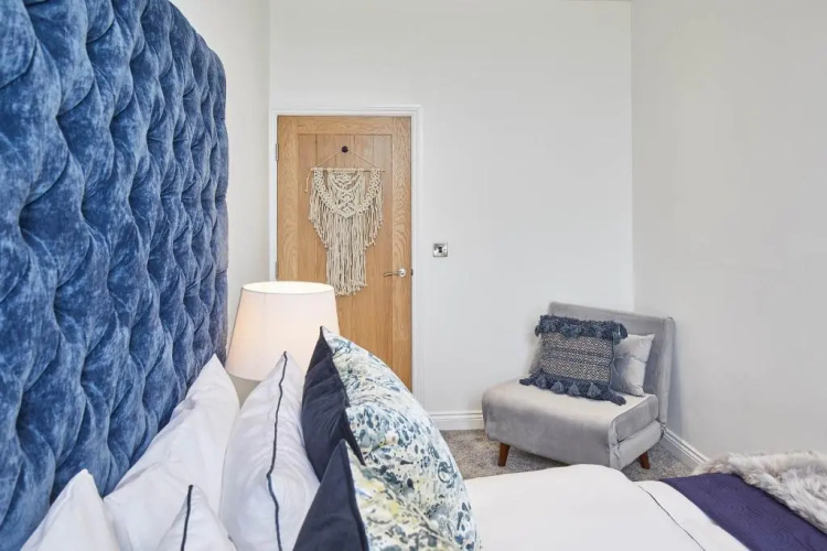 Host Stay Saltwater Suite