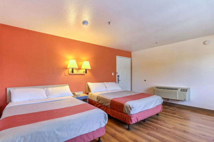 Motel 6 Pinole, CA
