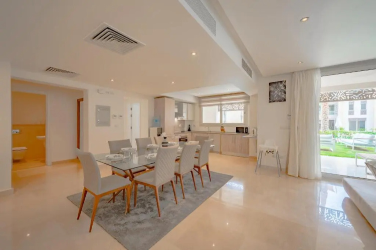 Seaview 3 BR with Beach & Pool access BBQ in Mangroovy
