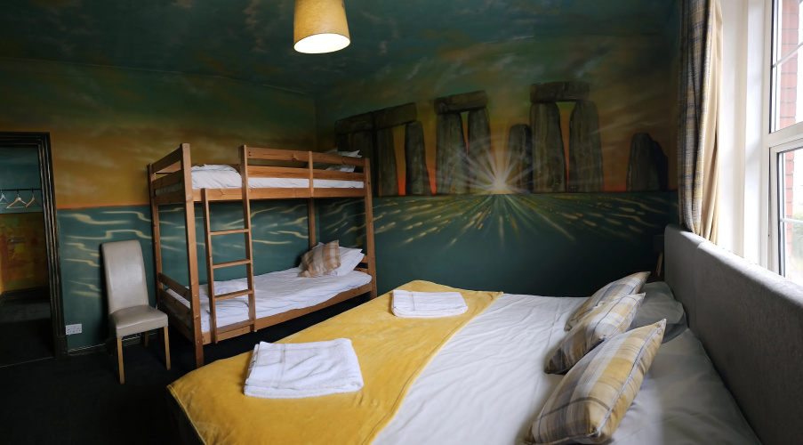 Stonehenge Inn