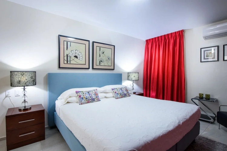 2 Bedrooms Apartment with balcony and with garden view