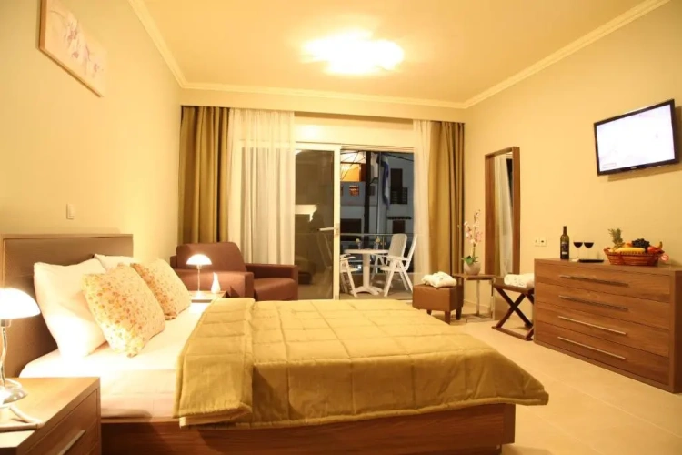 Standard Triple room with balcony