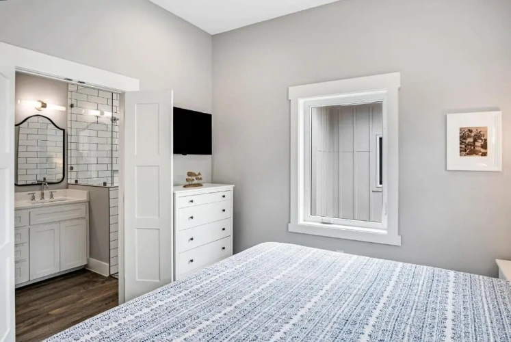 4 Bedrooms Cottage