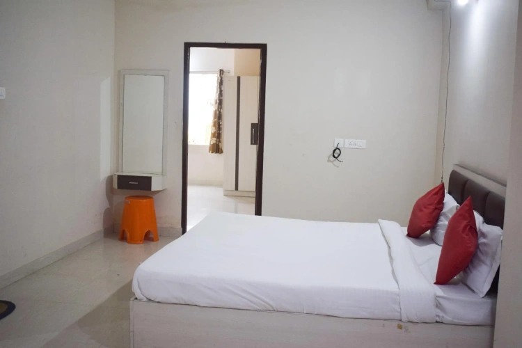 Deluxe Double room with city view