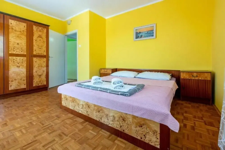 Apartment Mira