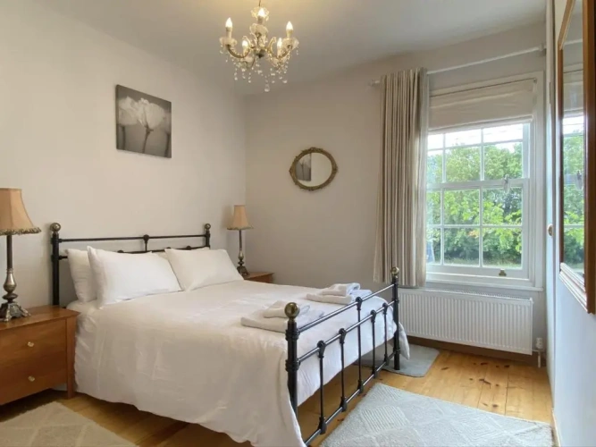 2 Bedrooms Cottage