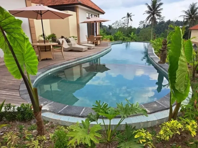 Villa with balcony and with pool view