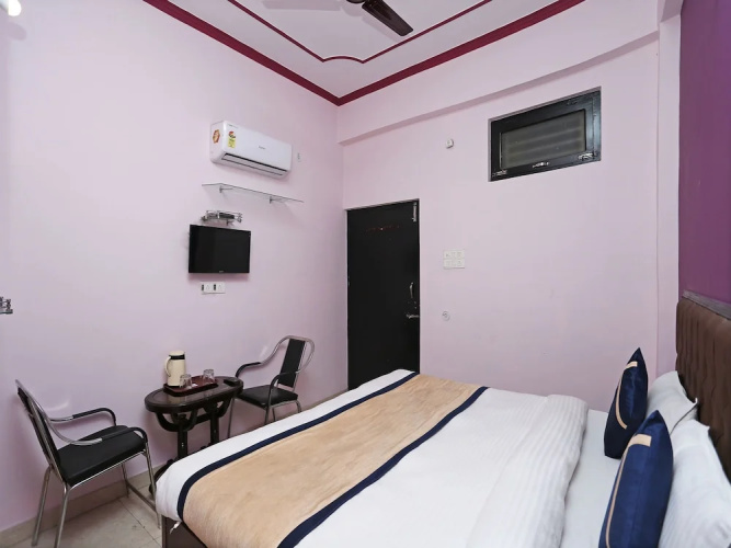 OYO 10827 Hotel Dev Bhoomi