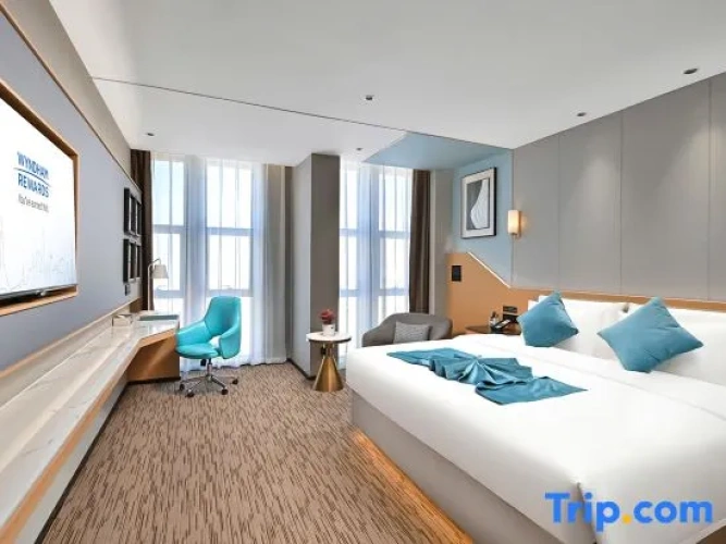 Standard Double room with city view