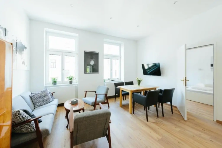3 Bedrooms Apartment