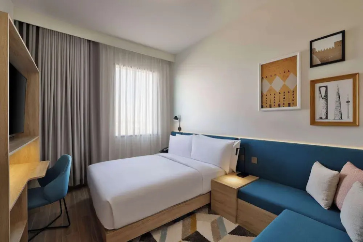 Hampton By Hilton Neom Community 2