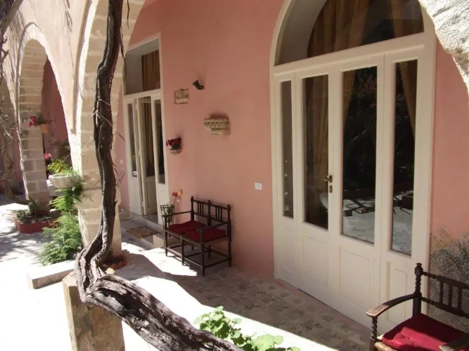 1 Bedroom Apartment with garden view