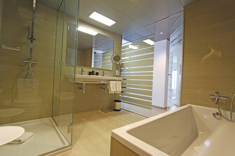 BG Tonga Tower Design Hotel & Suites photo 9