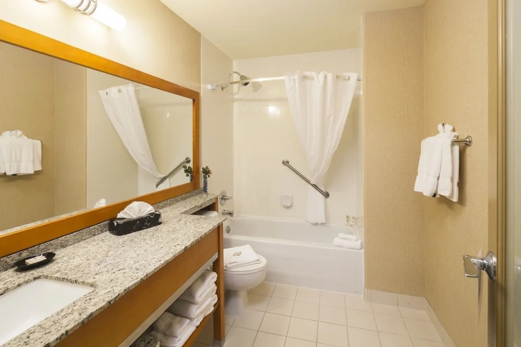 Standard Quadruple room with view