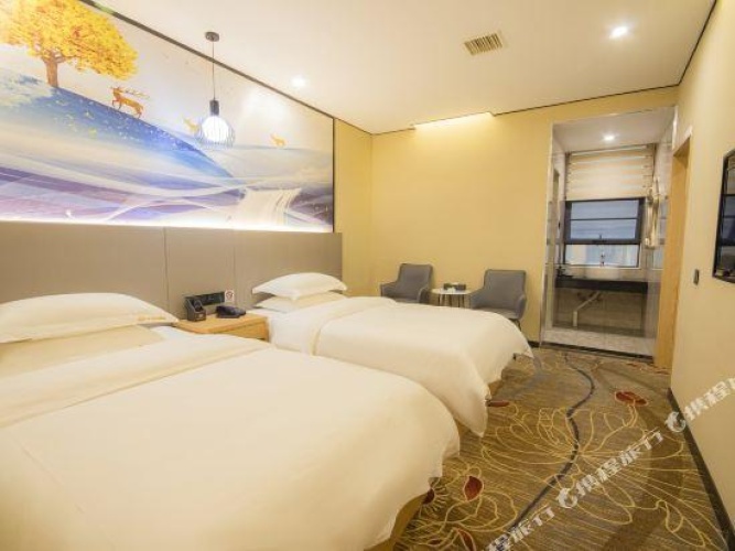 Deluxe Quadruple Suite