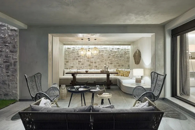 Beachfront Luxurious Villa w Private Heated Pool