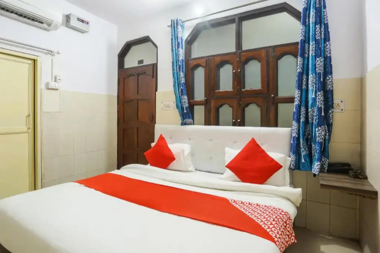 Gold Stayz by OYO Rooms