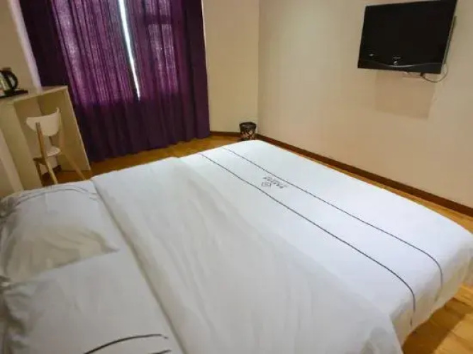 Huayi Business Hotel