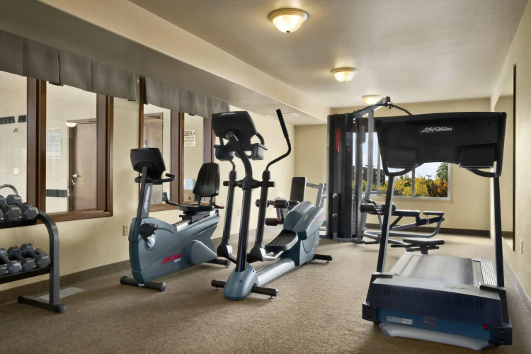 Super 8 By Wyndham Fort St. John Bc photo 16