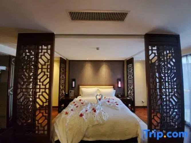 Deluxe Double Suite
