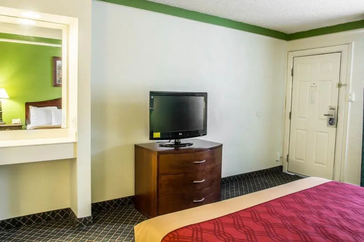Quality Inn Airport
