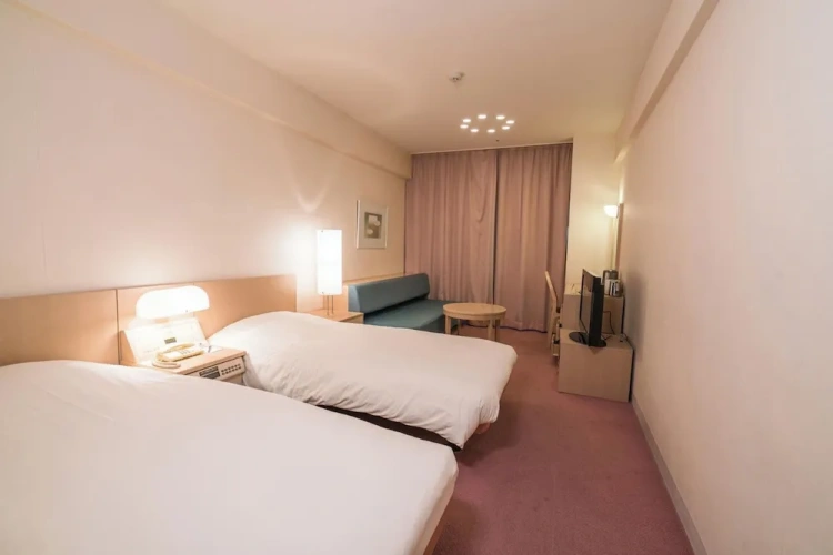 A room Twin Building No. 4 with slope view