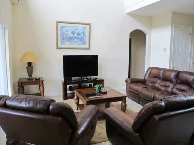 5 Bedrooms Cottage