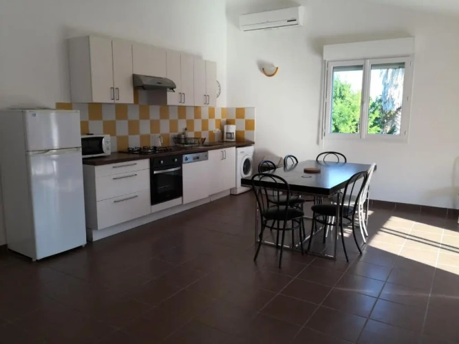 3 Bedrooms Apartment